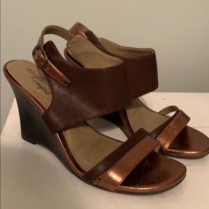 Copper wedge heels